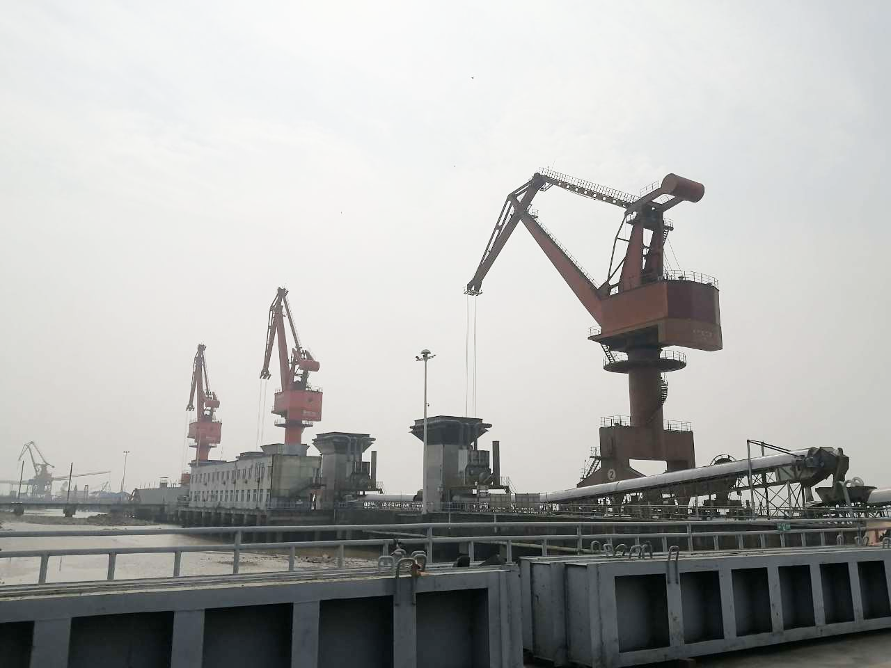南通中集碼頭門(mén)座機(jī)力矩限制器順利驗(yàn)收！